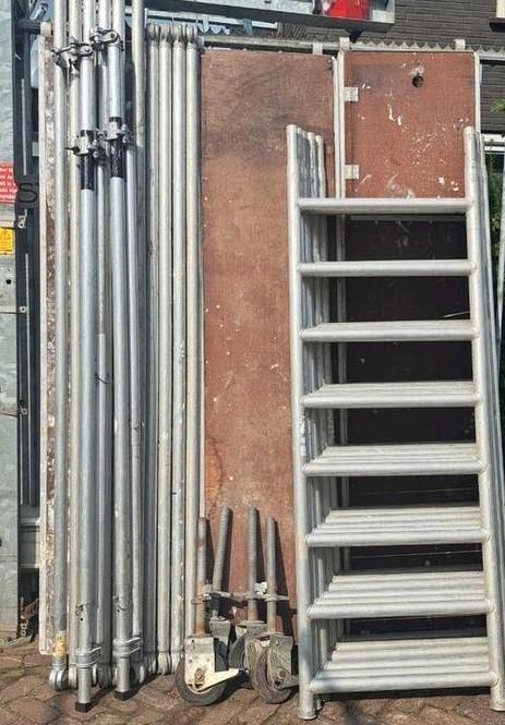 Te koop Rolsteiger 75 diep 7.20 werkhoogte, Doe-het-zelf en Verbouw, Steigers, Zo goed als nieuw, Rolsteiger of Kamersteiger, 5 meter of hoger