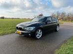 BMW 1-Serie 116I 100KW 5DR 2012 Zwart, Auto's, BMW, 1-Serie, 65 €/maand, 4 cilinders, Zwart