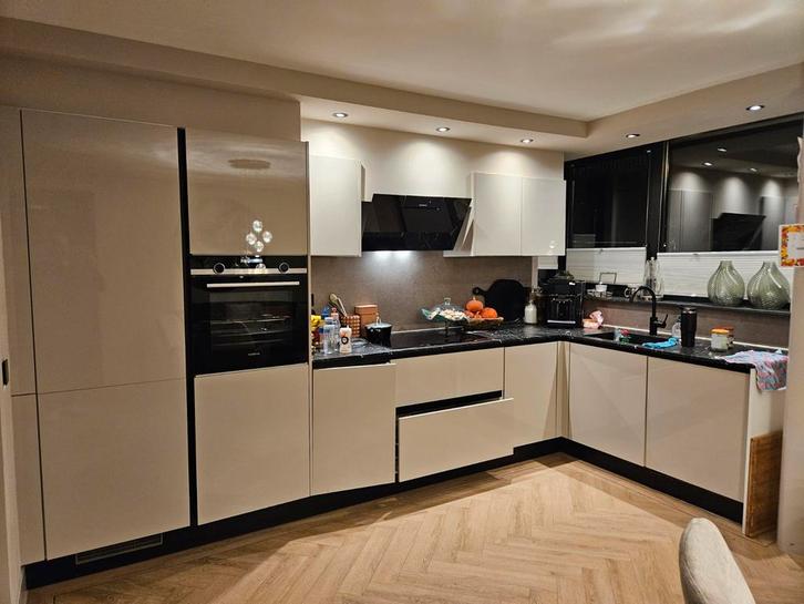 Complete Siemens keuken 400x210 cm – Slechts 3 jaar oud!, Huis en Inrichting, Keuken | Complete keukens, Gebruikt, Hoekkeuken