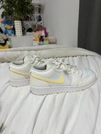 jordan 1 low, Kleding | Dames, Schoenen, Nike Air Jordan, Verzenden, Geel, Sneakers of Gympen