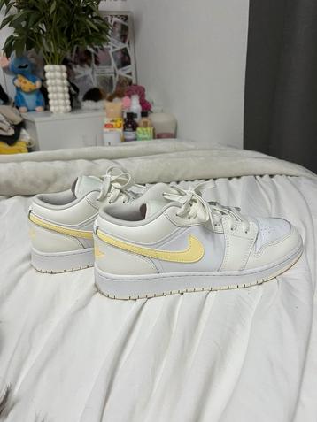 jordan 1 low beschikbaar voor biedingen