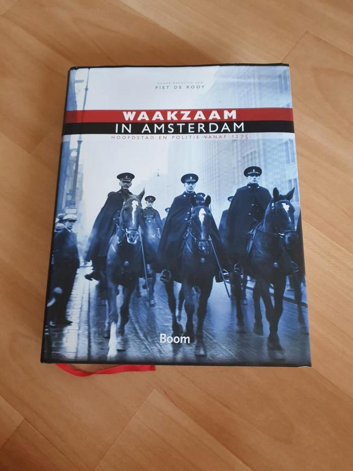 Waakzaam in Amsterdam, Boeken, Overige Boeken, Zo goed als nieuw, Ophalen of Verzenden