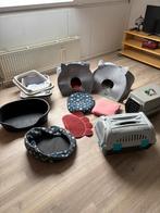 Diverse kattenspullen (mandje, bak, kussens, etc.), Ophalen, Gebruikt