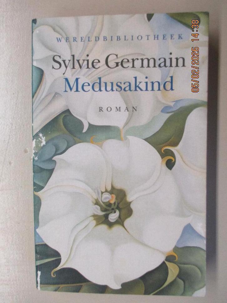 Sylvie Germain - Medusakind, Boeken, Romans, Gelezen, Europa overig, Ophalen of Verzenden