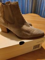 Invito Beige Suède Enkellaarsjes Maat 42 Nieuwstaat, Beige, Lage of Enkellaarzen, Nieuw, Ophalen of Verzenden