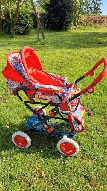 Poppenwagen beschikbaar voor biedingen