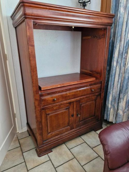 Gratis klassieke TV kast met draaiplateau, zeer netjes, Huis en Inrichting, Kasten | Televisiemeubels, Gebruikt, Minder dan 100 cm