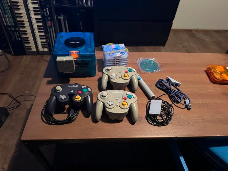 Gamecube set - XenoGC + SD2SP2 - Wavebird controllers - MEER, Spelcomputers en Games, Spelcomputers | Nintendo GameCube, Zo goed als nieuw