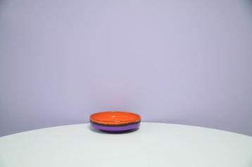 paars & oranje schaaltje beschikbaar voor biedingen