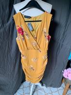 NIEUW mini jurk mosterdgeel met print, Geel, Nieuw, Ophalen of Verzenden, Maat 34 (XS) of kleiner
