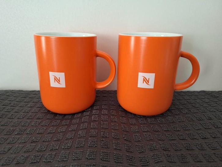 2x nespresso pantone mok - limited edition - nieuw, Huis en Inrichting, Keuken | Servies, Nieuw, Kop(pen) en/of Schotel(s), Overige stijlen