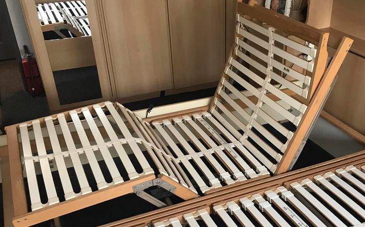1 x 90x200 latteboden elektrische meerdere standen 100% goed, Huis en Inrichting, Slaapkamer | Matrassen en Bedbodems, Zo goed als nieuw