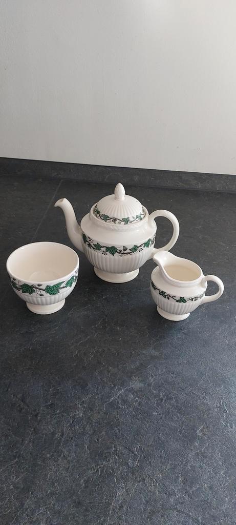 Wedgwood Stratford mini theeserviesje voor de verzamelaar!!, Huis en Inrichting, Keuken | Servies, Zo goed als nieuw, Compleet servies