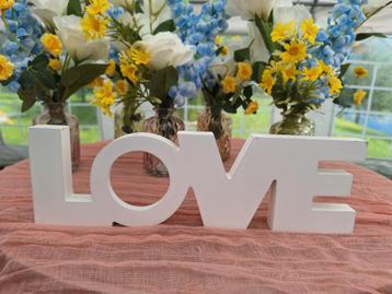 Houten "LOVE" fotolijst (foto gaat in de "O") beschikbaar voor biedingen