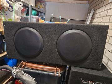 Gesloten 2x 12 inch subwoofer kist beschikbaar voor biedingen