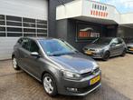 Volkswagen Polo 1.4-16V Highline NW APK BEURT, Voorwielaandrijving, Gebruikt, Zwart, 4 cilinders