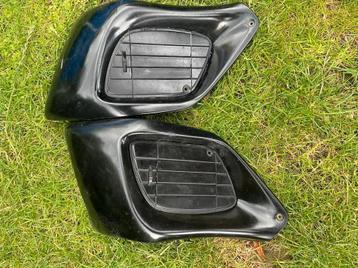 Gilera Runner 50 125 180 200 zijkappen radiateur roosters beschikbaar voor biedingen