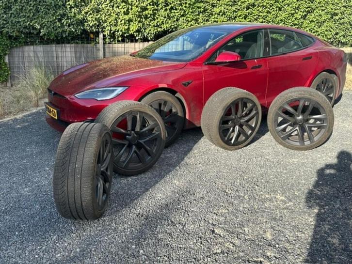 Pirelli-winterbanden met 21" velgen voor Tesla model S, Auto-onderdelen, Banden en Velgen, Banden en Velgen, Winterbanden, 21 inch