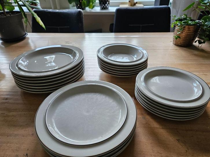 Arabia Fenicca servies, Huis en Inrichting, Keuken | Servies, Gebruikt, Bord(en), Overige stijlen, Aardewerk, Ophalen of Verzenden