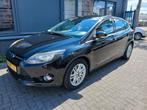 Ford focus 1.0 ecoboost titanium, Auto's, Focus, 125 pk, Metallic lak, Zwart