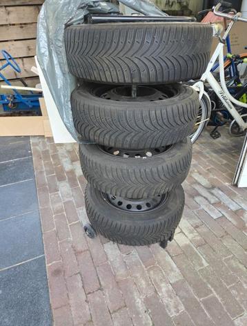 Winterbanden op stalen velg  beschikbaar voor biedingen
