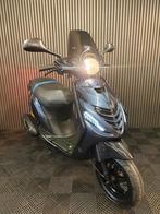 PIAGGIO ZIP 4T 3V BROM 2022 FULL OPTION MIDNIGHT BLUE, Ophalen, Maximaal 45 km/u, Zip, Zo goed als nieuw