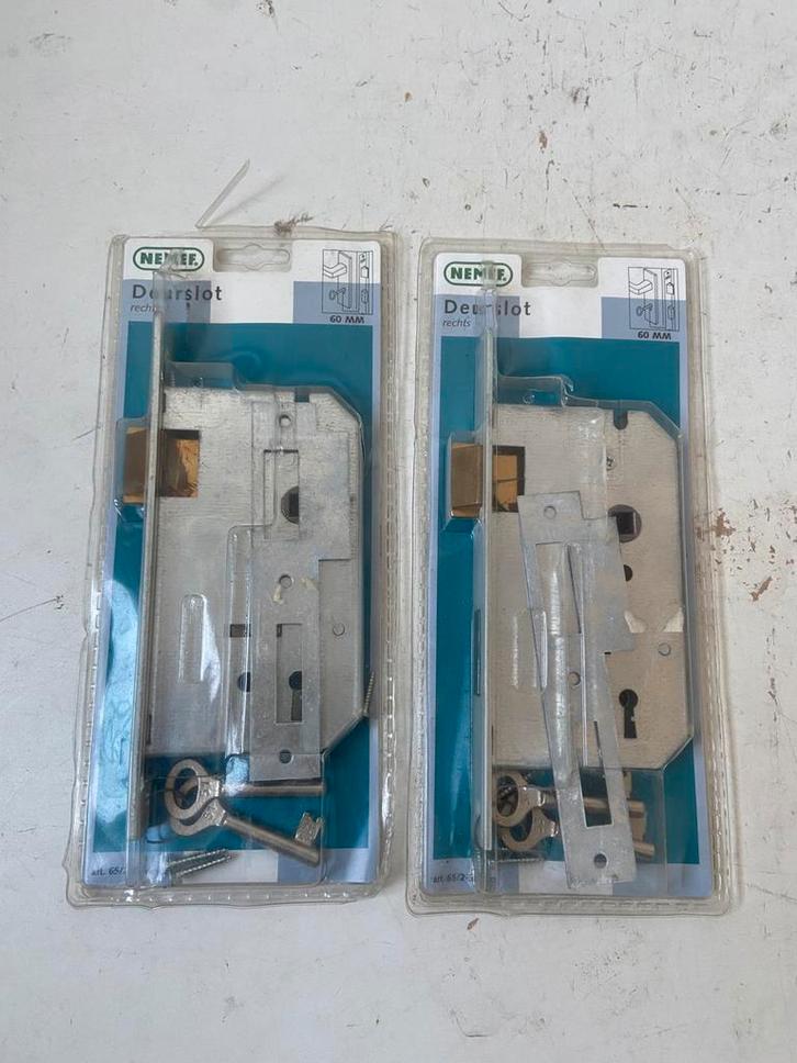 Nemef 65/2 insteekslot klavierslot, Doe-het-zelf en Verbouw, Hang- en Sluitwerk, Nieuw, Slot, IJzer, Ophalen of Verzenden