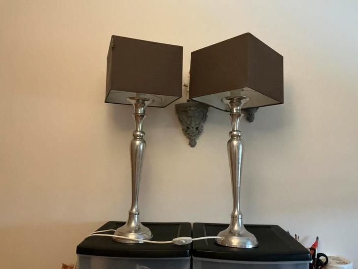 Set van 2 zilver kleurige Tafellampen, Huis en Inrichting, Lampen | Vloerlampen, Zo goed als nieuw, Minder dan 100 cm, Metaal