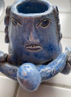 Beeldje van M. Vincken - 10 cm hoog, Antiek en Kunst, Antiek | Keramiek en Aardewerk, Ophalen of Verzenden