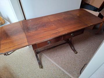 flap oor tafel beschikbaar voor biedingen