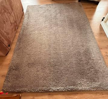 Vloerkleed beschikbaar voor biedingen