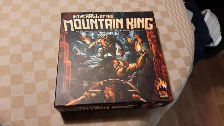 bordspel strategiespel Hall of the Mountain King tactiekspel, Hobby en Vrije tijd, Gezelschapsspellen | Bordspellen, Nieuw, Ophalen of Verzenden