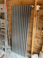 Grijze Radiator, Doe-het-zelf en Verbouw, Verwarming en Radiatoren, Ophalen, Gebruikt, Radiator, 60 tot 150 cm