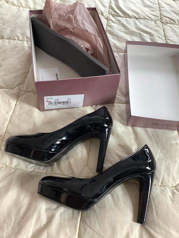 Evaluna pumps - lak - maat 38,5 - nieuw in doos beschikbaar voor biedingen