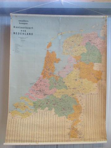 4 landkaarten; Nederland, Rusland, Amerika, de huid beschikbaar voor biedingen