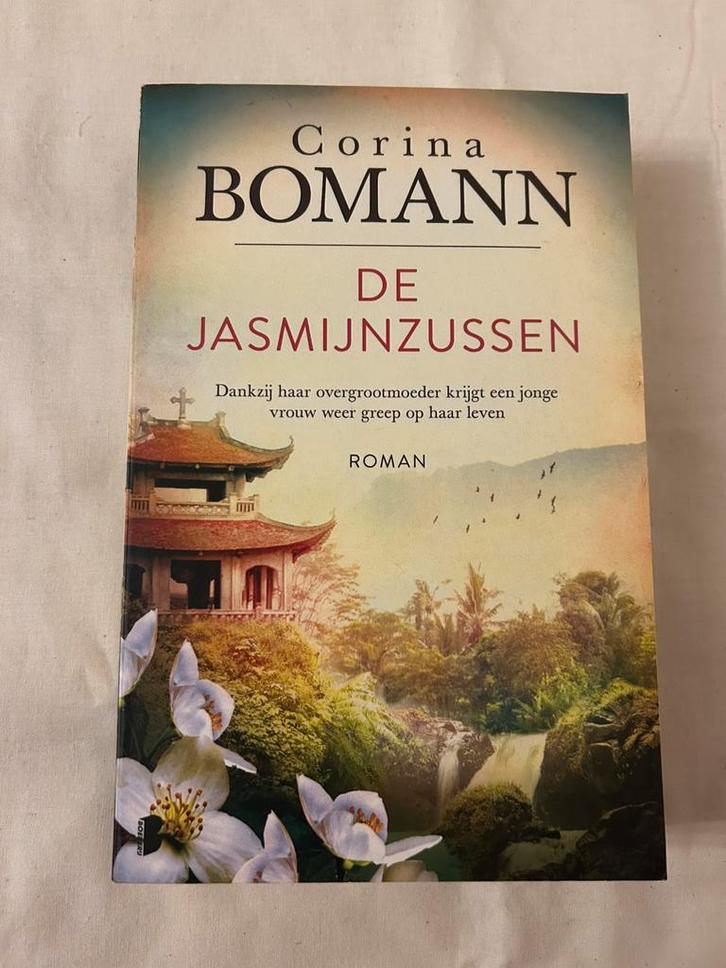 De jasmijnzussen van Corina Bomann, Boeken, Romans, Zo goed als nieuw, Ophalen of Verzenden