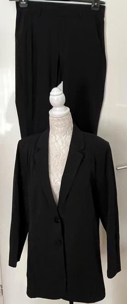 Nicolette Kluijver jasje/blouse/pantalon maat 42/44[dm], Kleding | Dames, Jasjes, Kostuums en Pakken, Zo goed als nieuw, Kostuum of Pak