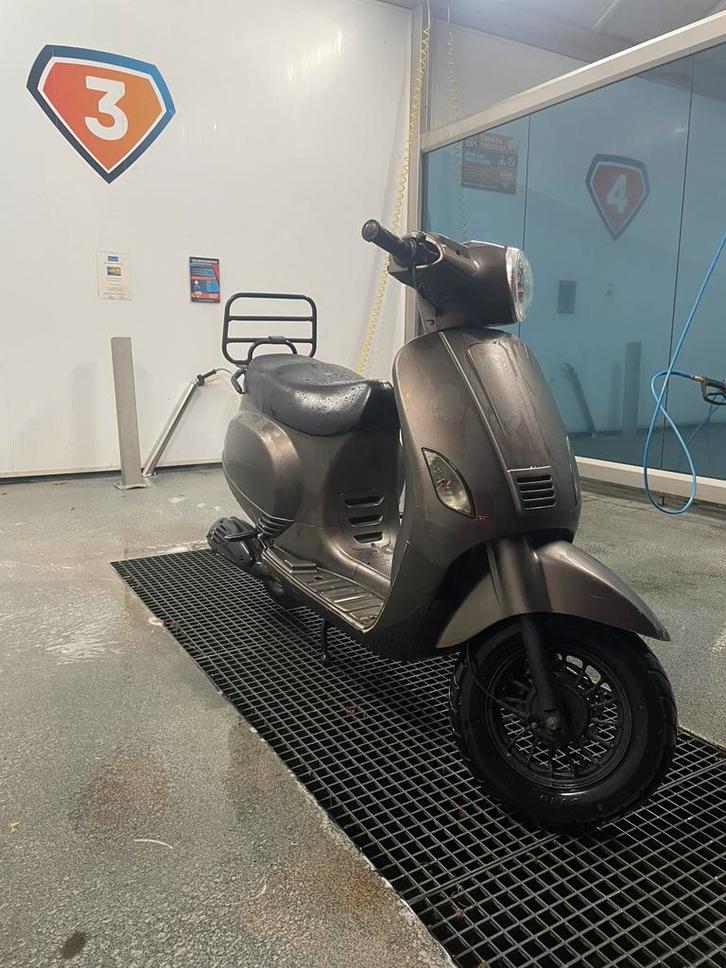 Turbho RL-50 E4, top scooter!, Fietsen en Brommers, Snorfietsen en Snorscooters, Zo goed als nieuw, Overige merken, Benzine, Ophalen