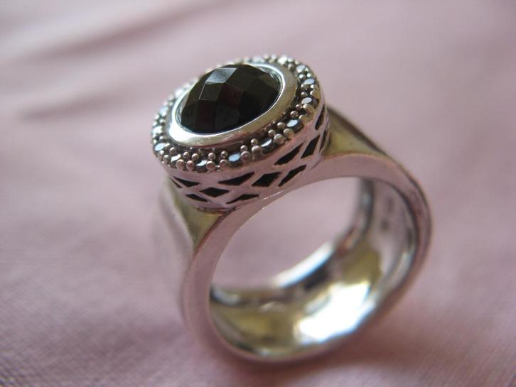 Zilveren ring, ZINZI, maat 53/54 (17) met zwarte steen, Sieraden, Tassen en Uiterlijk, Ringen, Zo goed als nieuw, Dame, 17 tot 18