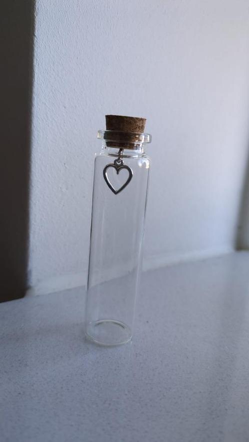 40 glazen flesjes met kurk 20 ml, Hobby en Vrije tijd, Feestartikelen, Nieuw, Feestartikel, Valentijn of Romantisch, Ophalen of Verzenden