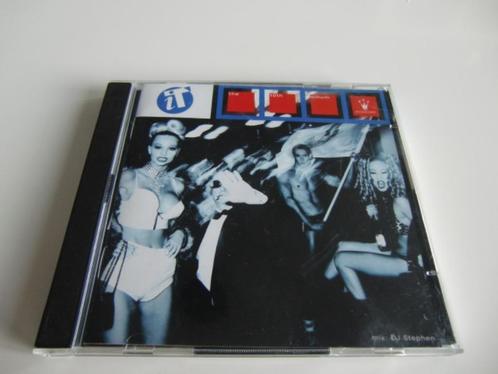 iT - The 10th Album - 2 CD's, Cd's en Dvd's, Cd's | Dance en House, Zo goed als nieuw, Overige genres, Ophalen of Verzenden
