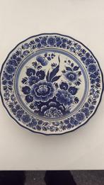 Delfts Blauw Bord met Bloemmotief, Ophalen of Verzenden