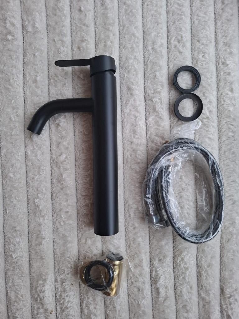 Gloednieuwe hoge kraan wastafel of keuken GOUD EN ZWART RVS, Ophalen of Verzenden, Nieuw, Rvs, Kraan