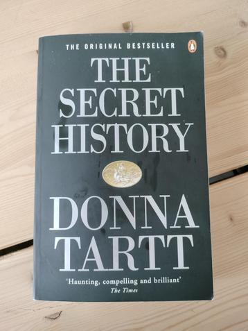 The Secret History door Donna Tart.  beschikbaar voor biedingen