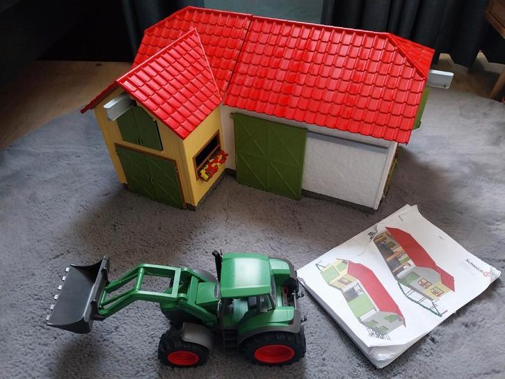 Schleich boerderij met tractor en accessoires, Kinderen en Baby's, Speelgoed | Overig, Zo goed als nieuw, Jongen of Meisje, Ophalen of Verzenden