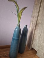 2 mooie blauwe siervazen, Ophalen, 50 tot 75 cm, Blauw, Aardewerk of Porselein