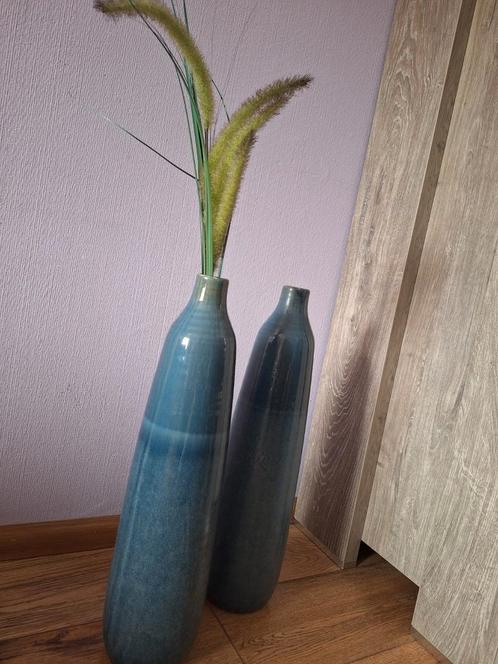 2 mooie blauwe siervazen, Huis en Inrichting, Woonaccessoires | Vazen, Zo goed als nieuw, Blauw, 50 tot 75 cm, Aardewerk of Porselein