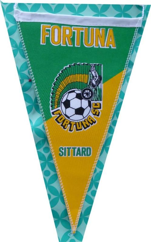 2x vaan voetbal Fortuna Sittard 2x ander logo voetbalvaan, Verzamelen, Sportartikelen en Voetbal, Zo goed als nieuw, Vaantje of Sjaal