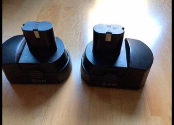 2 Accu,s opladers18 Volt onderdelen van Gereedschap Combokit beschikbaar voor biedingen