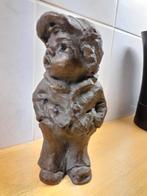 BEELD VAN JONGEN 22 CM HOOG, Ophalen